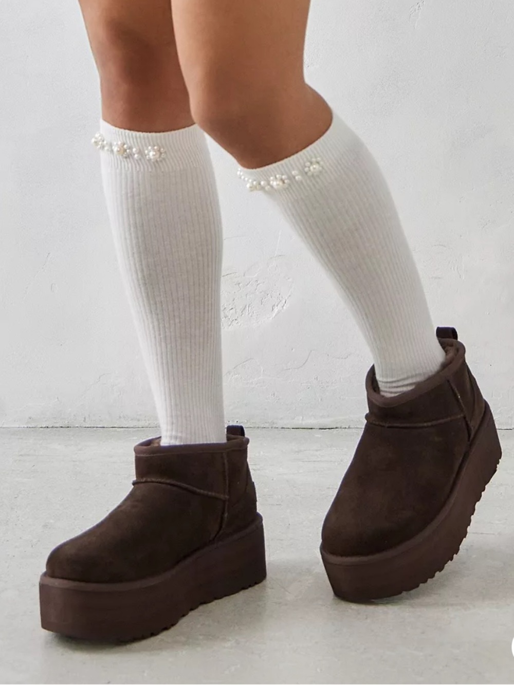 UGG Classic Ultra Mini Platform Boots – Burnt Cedar | Size 9